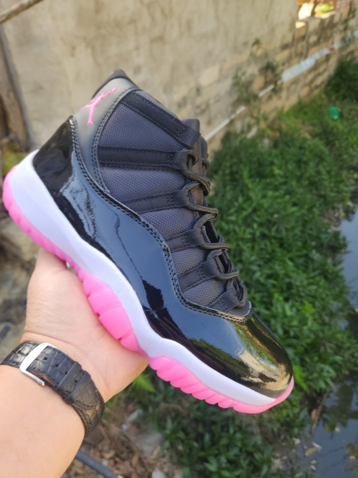 Air Jordan 11 Retro Black-Rose Red