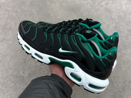 Nike Air Max Plus TN Black & Malachite | Tuned Air Street Runner